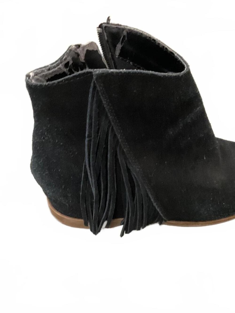 💚 Black Suede Fringe Ankle Boots 💚